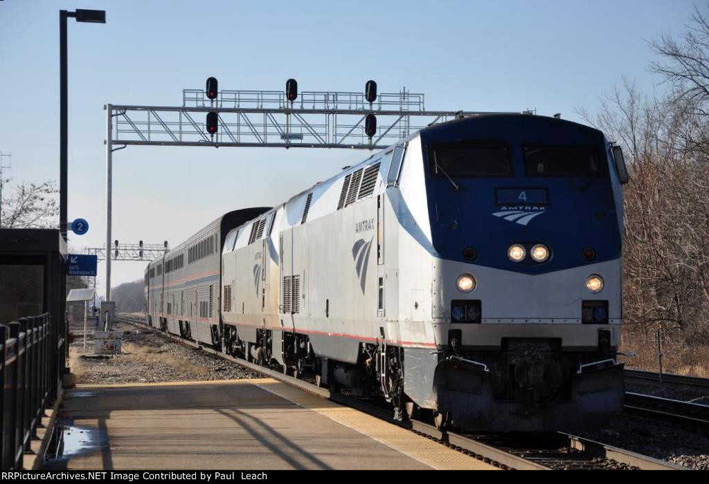 Eastbound "California Zephyr" crosses over to enter the station